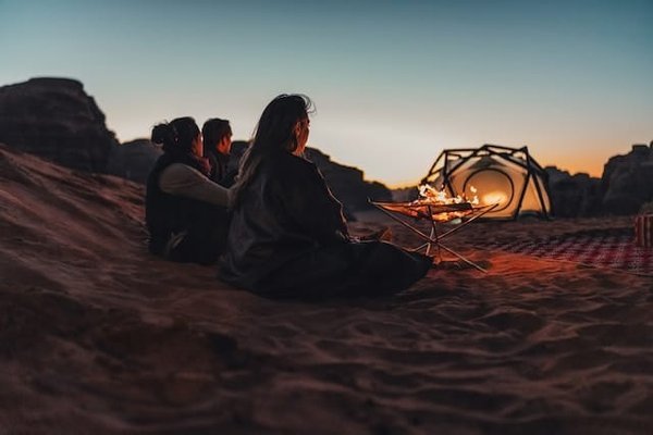 Comment se préparer à faire du camping en France selon la météo ?
