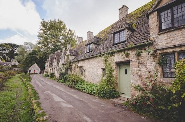 Qu'est-ce qu'un gîte rural en France ? Découvrez le confort d'un hébergement traditionnel français.