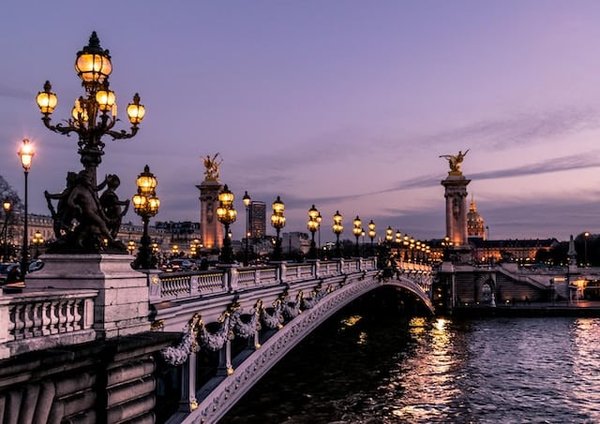 Comment visiter une ville en France sans rater les incontournables ?